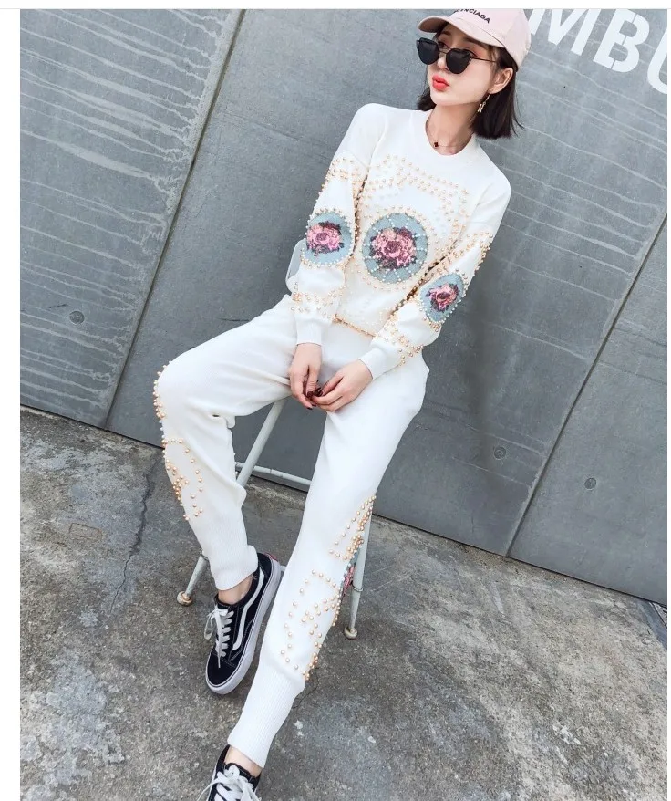 Новинка зимний женский свитер с длинным рукавом и вышивкой крестиком вязаные