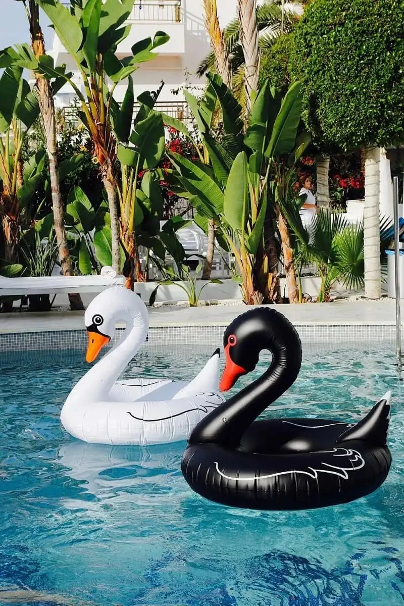 Надувное черно белое Лебединое Кольцо гигантское кресло для бассейна плавающее