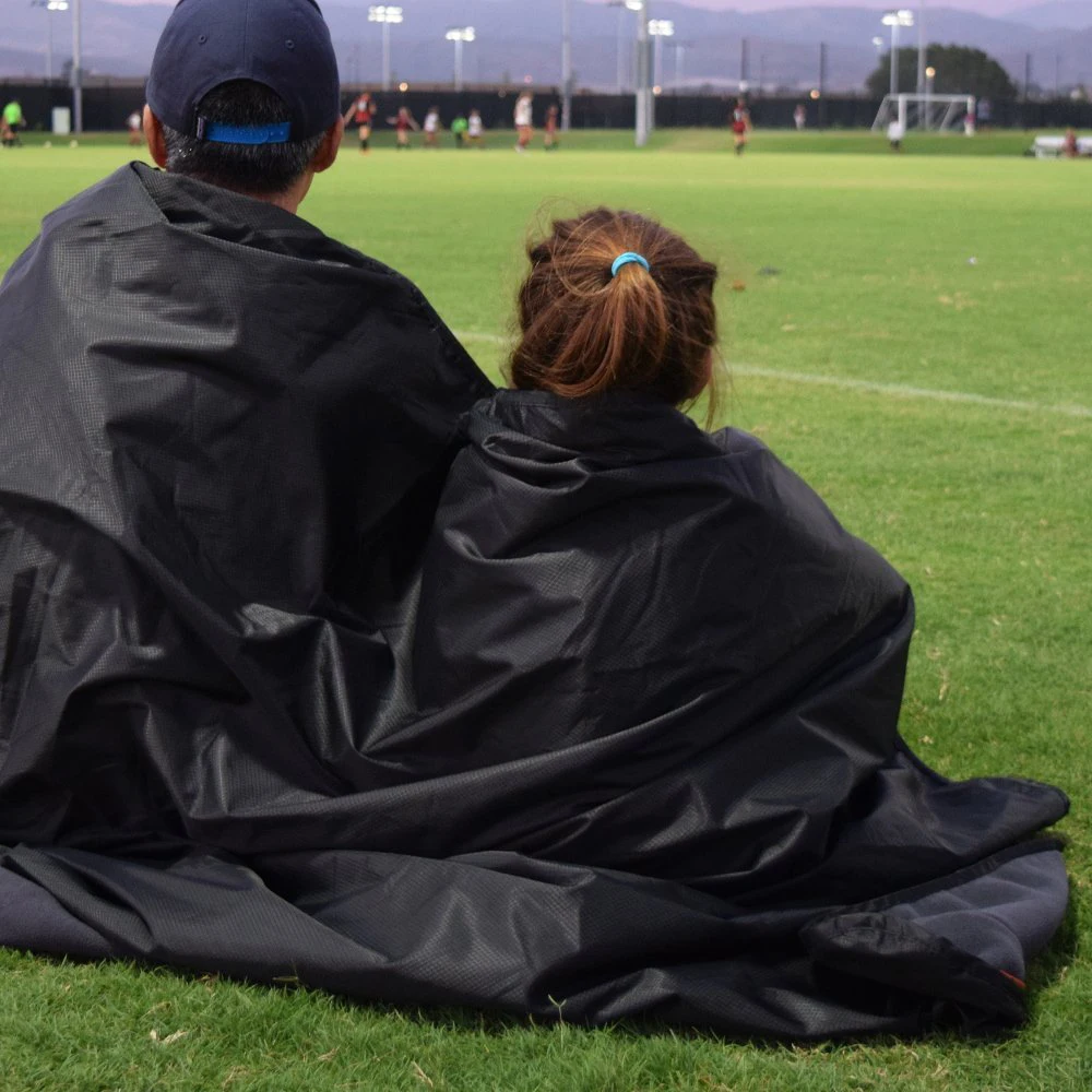 Koop Outdoor Fleece Deken Hooded Stadion Mat-Waterdicht Winddicht Deken Voor Camping Picknick Sport