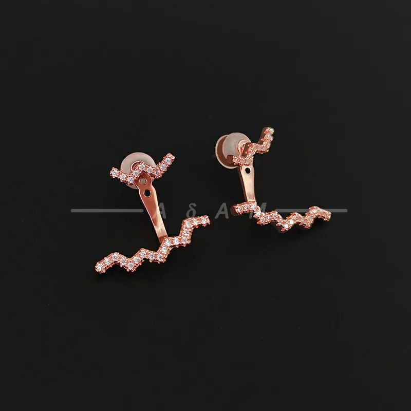 

S925 Sterling Silver Classic Wave W-shaped Symmetrical Stud Earrings Women's Fashion European and American Style Jewelry