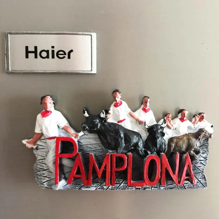 

QIQIPP Pamplona, Spain Painted Three-dimensional Magnetic Sticker Fridge Magnet Creative Travel Souvenirs