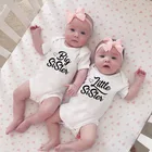 Новорожденный BabyRomper большой младшей сестры с надписью для малышей сестры одинаковые комплекты одежды для всей семьи с короткими рукавами, футболки для малышей, спортивный костюм