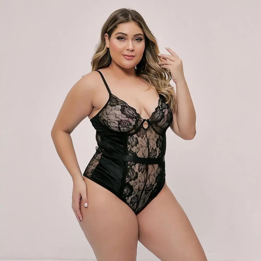 Женское боди с вышивкой и глубоким V-образным вырезом | Женская одежда