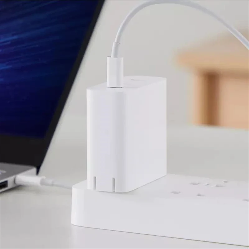 Зарядное устройство Xiaomi с 3 USB портами и поддержкой быстрой зарядки 65