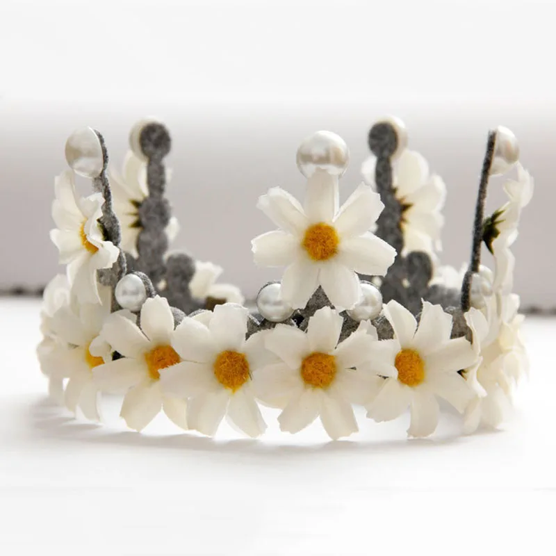 Тиара цвета слоновой кости с белыми ромашками и жемчугом Корона Сказочная