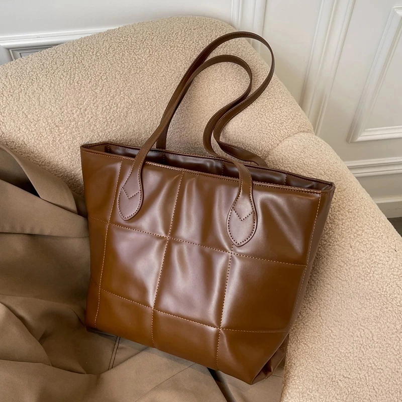 

Минималистичная стеганая сумка-тоут для женщин 2021, зимняя популярная простая брендовая роскошная дизайнерская женская сумка-шоппер на пле...