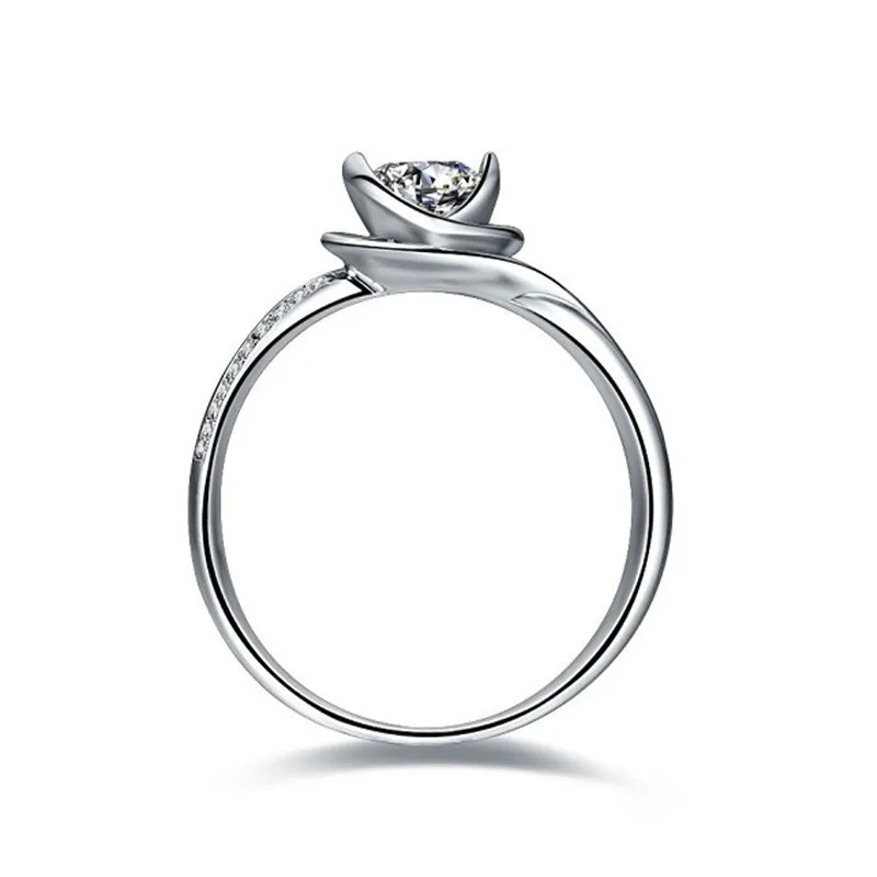 Розовое лепестковое моиссанитовое кольцо Тест Положительный C & бренд 0.5CT брак