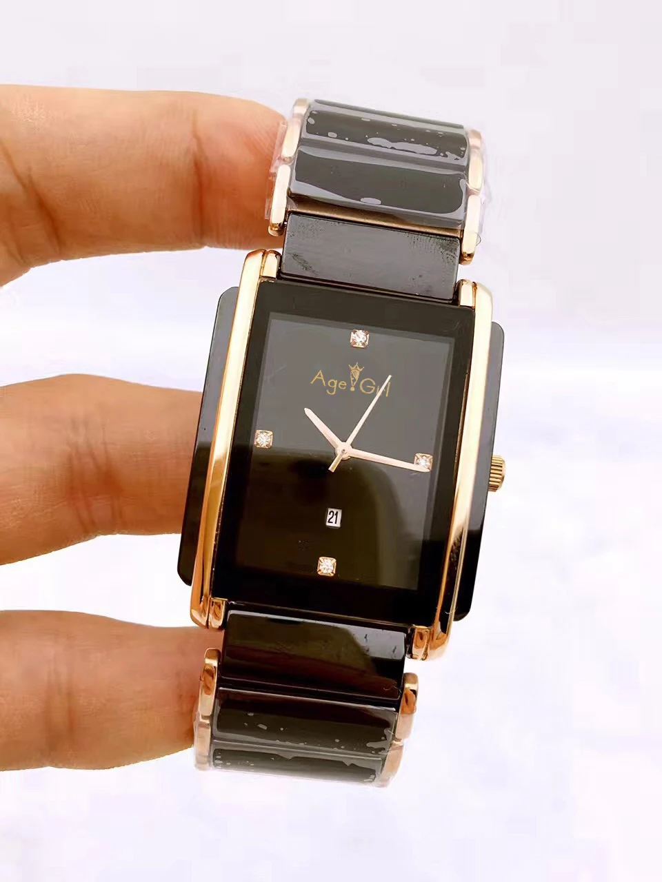 

ClassicMen Womens Rose Gold New Yellow Gold Silver Japan Quartz Classic Diamonds Black Ceramic Stainless Steel Watches Couple