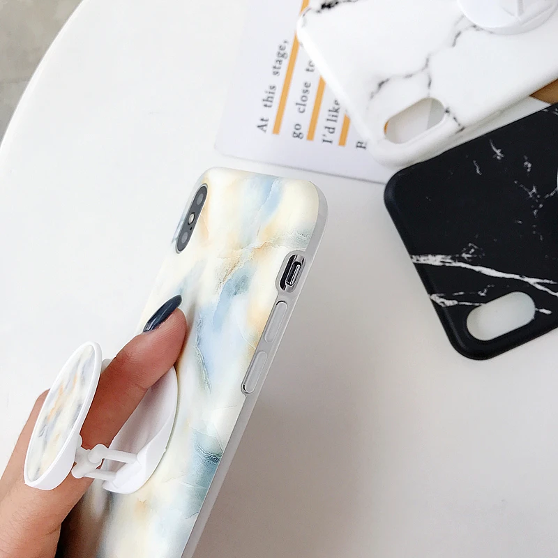 Кронштейн чехол для телефона Etui iPhone XR стильный матовый черный белый мрамор