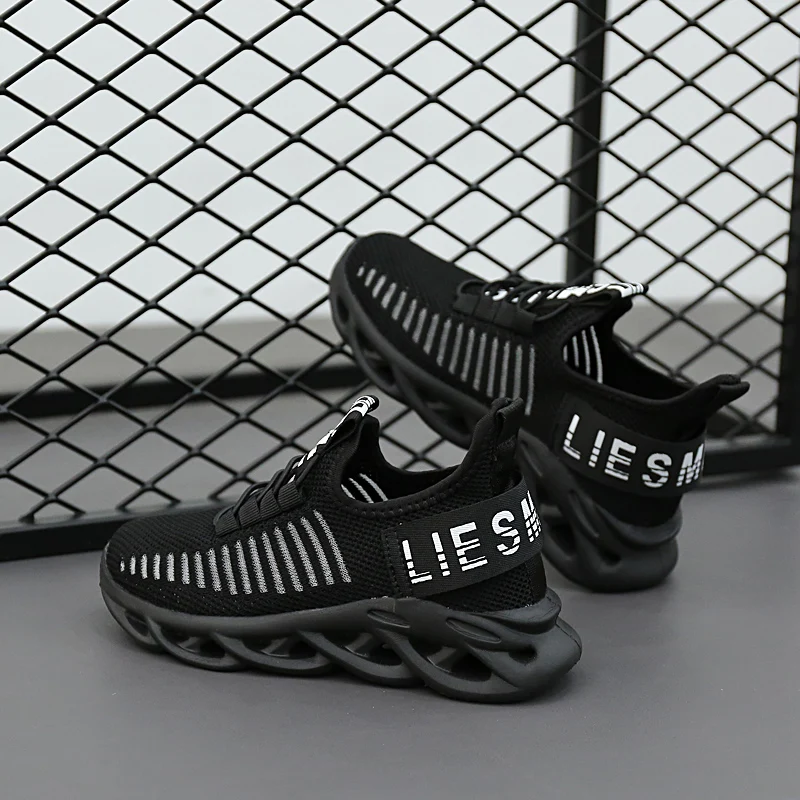 Детская спортивная обувь для мальчиков кроссовки бега повседневные дышащая