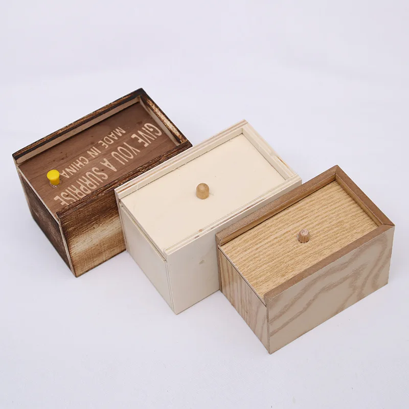 

New and interesting scary box wooden prank spider High-quality prank wooden scary box funny game skills joke toy gift