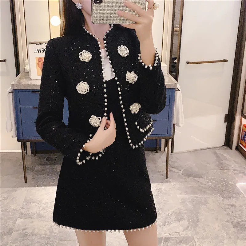 

2020 Autumn Winter Runway Black Shinny Tweed Wool Two Pieces Set Women Beading Pearls Short Jacket Coat + Mini Woolen Skirt Suit