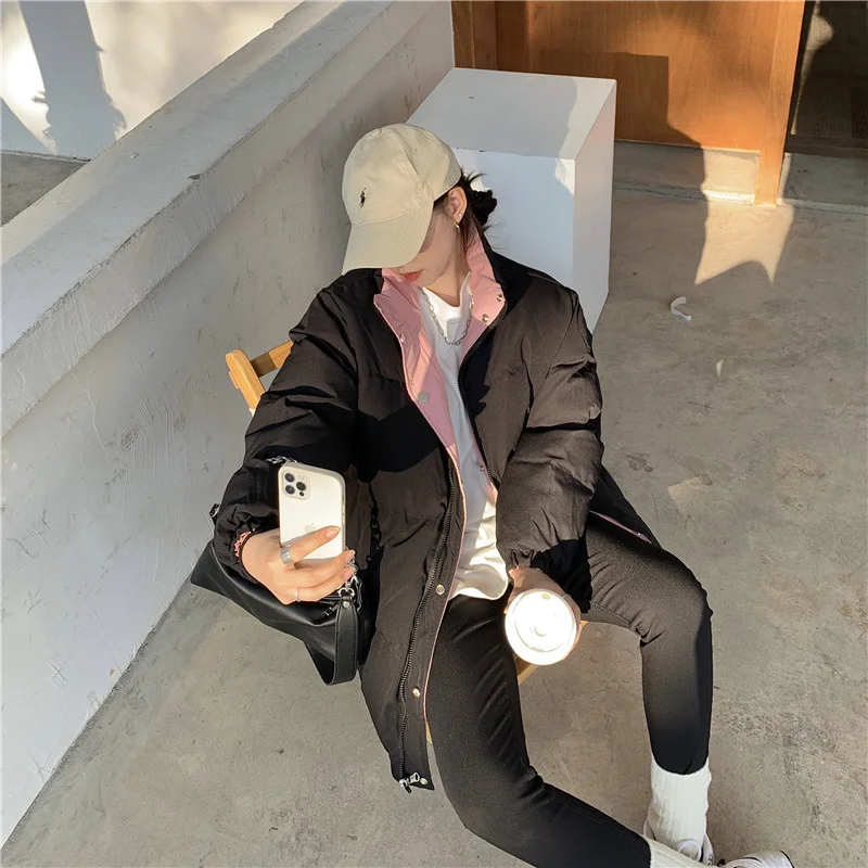 Маленький мужчина носит хлопковую одежду с обеих сторон хлопковая одежда