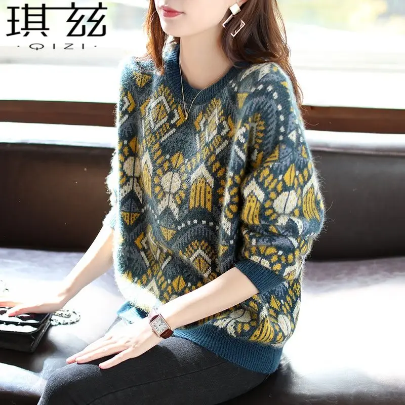 

Autumn and winter 2021 new loose round neck print off shoulder sweater Korean fashion retro top