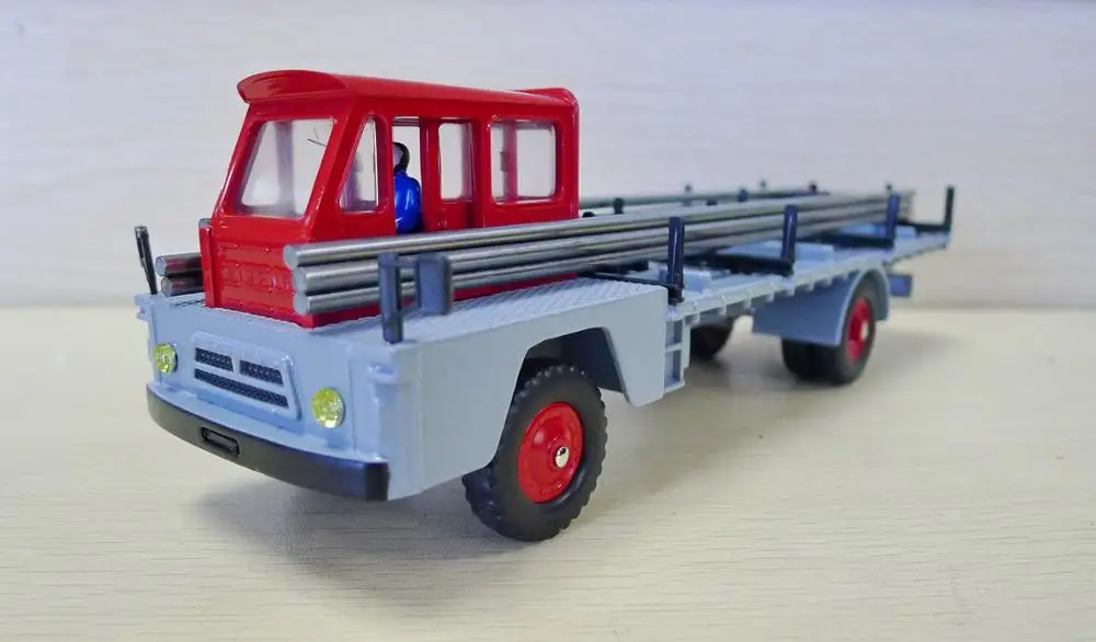 Atlas Dinky Truck 885 SAVIEM Porte fers литые игрушки 1:43