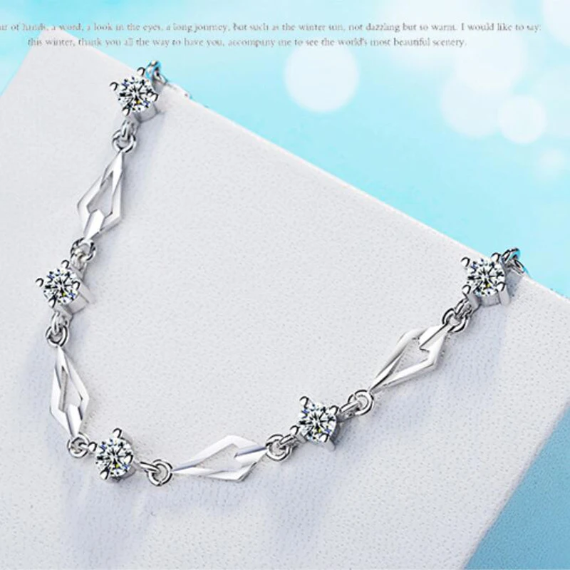 

Женский браслет из серебра 925 пробы с фианитами