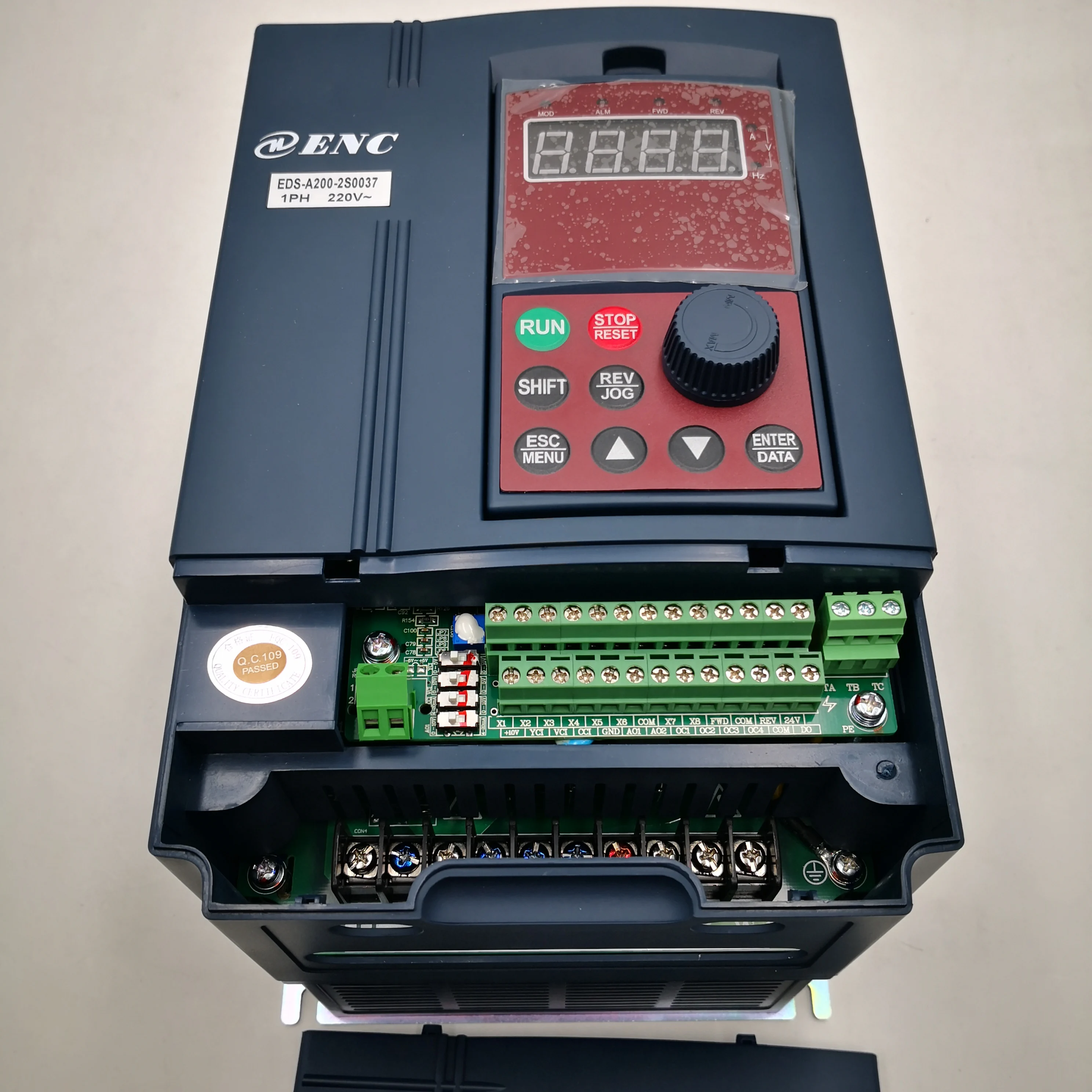 Частотно регулируемым приводом инвертор частотно 3.7KW Eds A200 2S0037 YiNeng для 220V