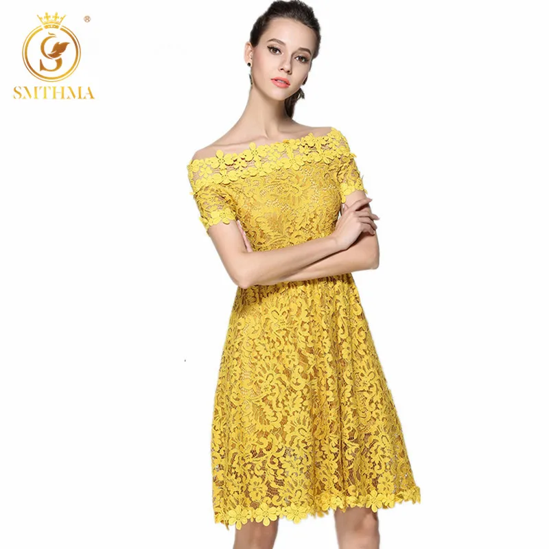 Желтое ажурное платье с вырезом лодочкой SMTHMA кружевное коротким рукавом