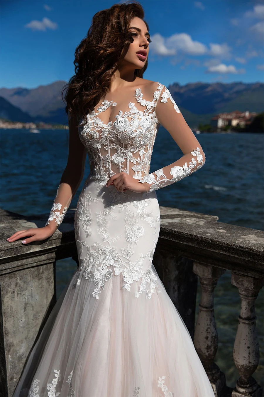 

2020 Sexy Illusion Wedding Dresses Mermaid Scoop Long Sleeve Applique Sweep Train Tulle Brial Gown Custom Beach Wedding