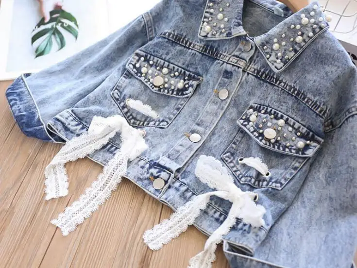Милые джинсовые куртки с кружевной лентой и жемчугом для девочек сезон осень
