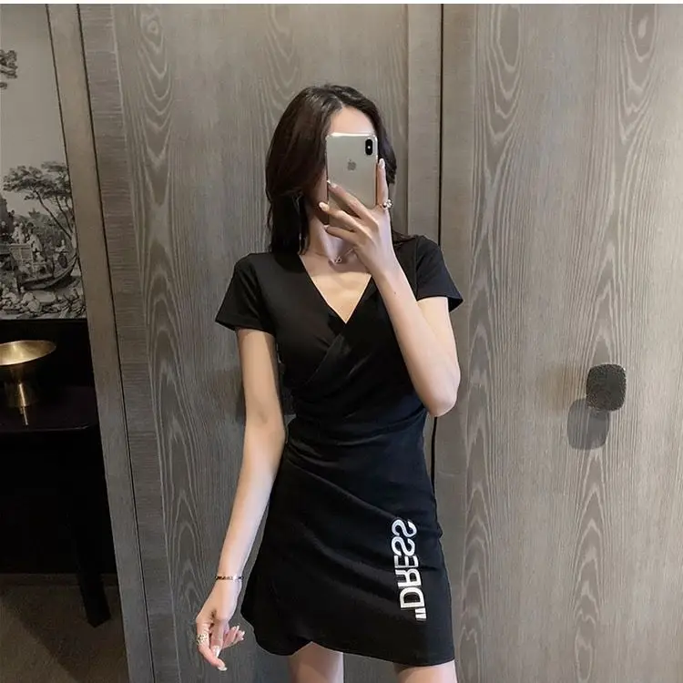 

2021 Summer Women's Sexy Low-Cut Deep V-neck Hip Skirt Waist-Tight Party Mini Skirt Pleated Dress