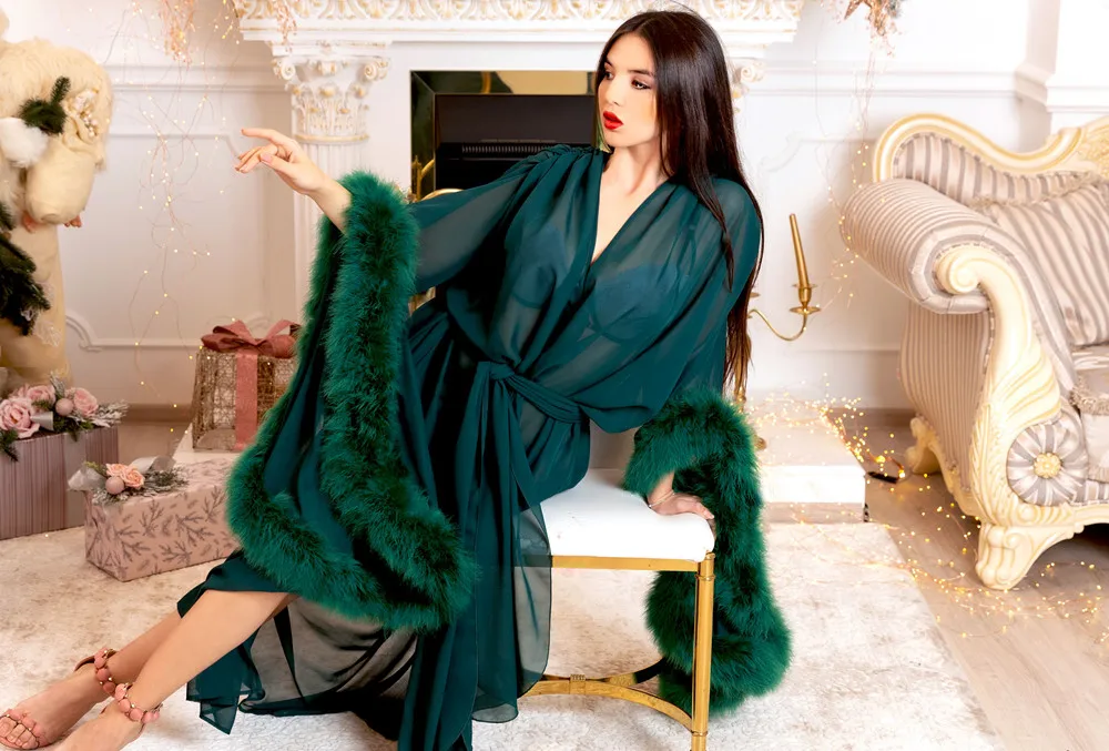 

2020 New Women Wraps Sexy Faux Fur Lady Sleepwear Women Winter Bathrobe Sheer Nightgown Floor Length Robe Prom Bridesmaid Shawel