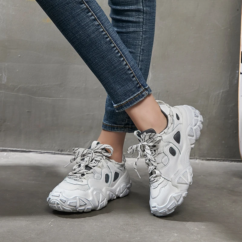 Новые модные женские массивные кроссовки для женщин обувь на шнуровке платформе