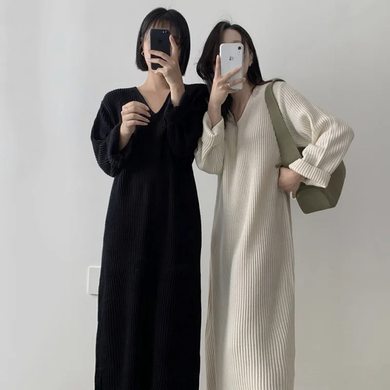 

South Korea 2021 new trend fashion French lazy wind show thin V-neck pullover loose leisure pure color long sleeve knit sweater