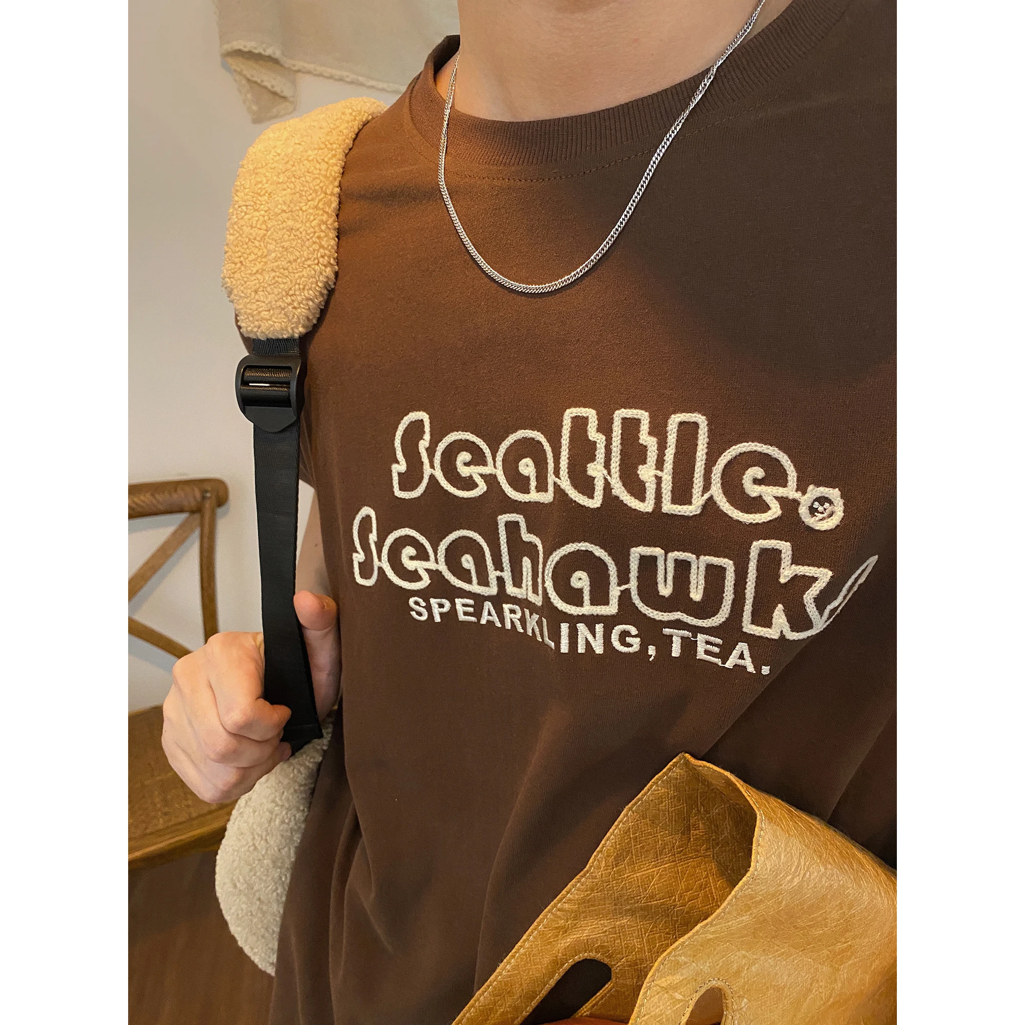 

Футболка с коротким рукавом и круглым вырезом, в стиле ретро