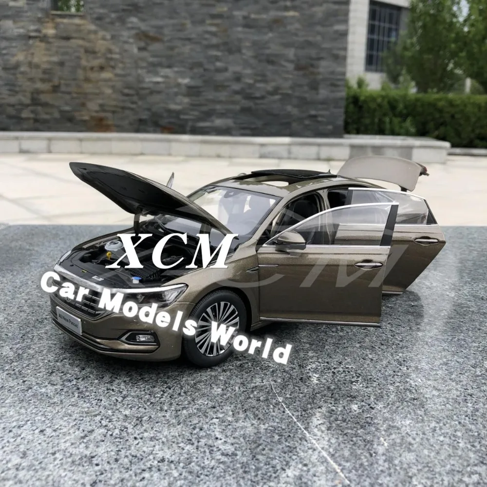 Литая под давлением модель автомобиля для всех новых Passat(золото) 1:18+ маленький подарок