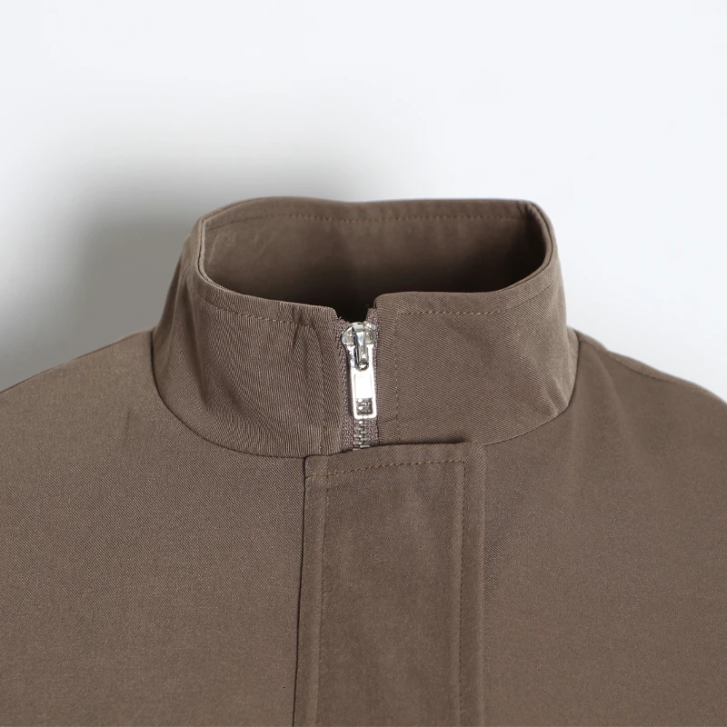 Женский комбинезон с завышенной талией цветными блоками без рукавов и белым