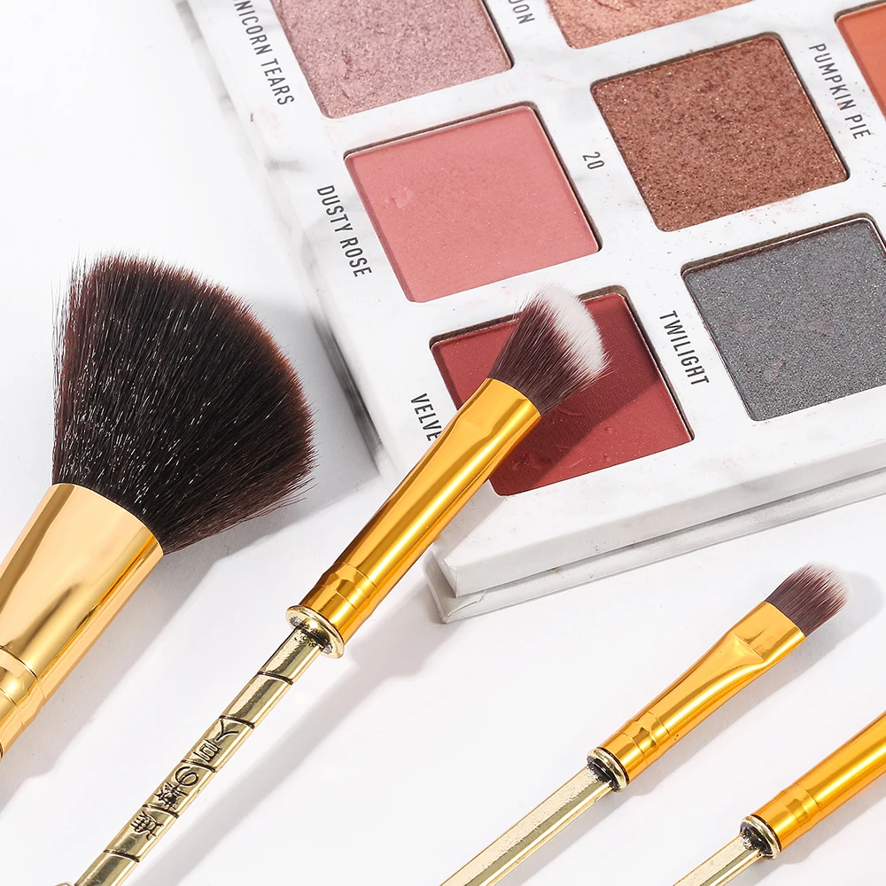 Japan Anime Attack on Titan Makeup Brushes Set Professional Cosmetic Powder Eye Shadow Eyebrow Beauty Make Up Brush Metal Handle | Красота и