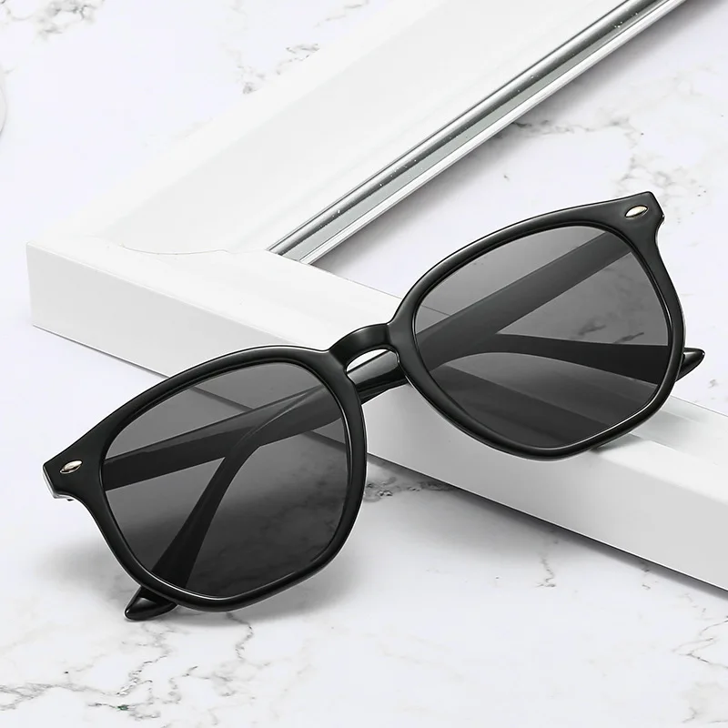 

Regular Geometric Unisex Sunglasses For Women Girls Patchwork Lenses Super Light Frame Men's Sun Glasses Sea