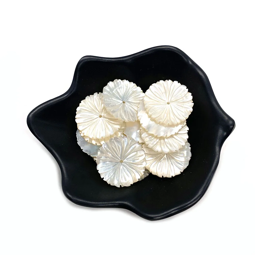 

Natural Freshwater Shell Flower Bead Pendant Necklace Bracelet Jewelry Round Shape Jewelry Accessories Handmade Can Be Wholesale