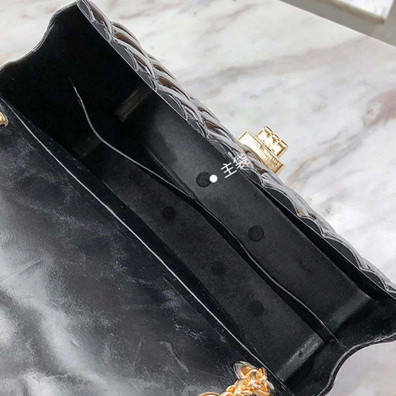 Женская сумочка с цепочкой маленькая яркая Сумочка на плечо Корейская версия