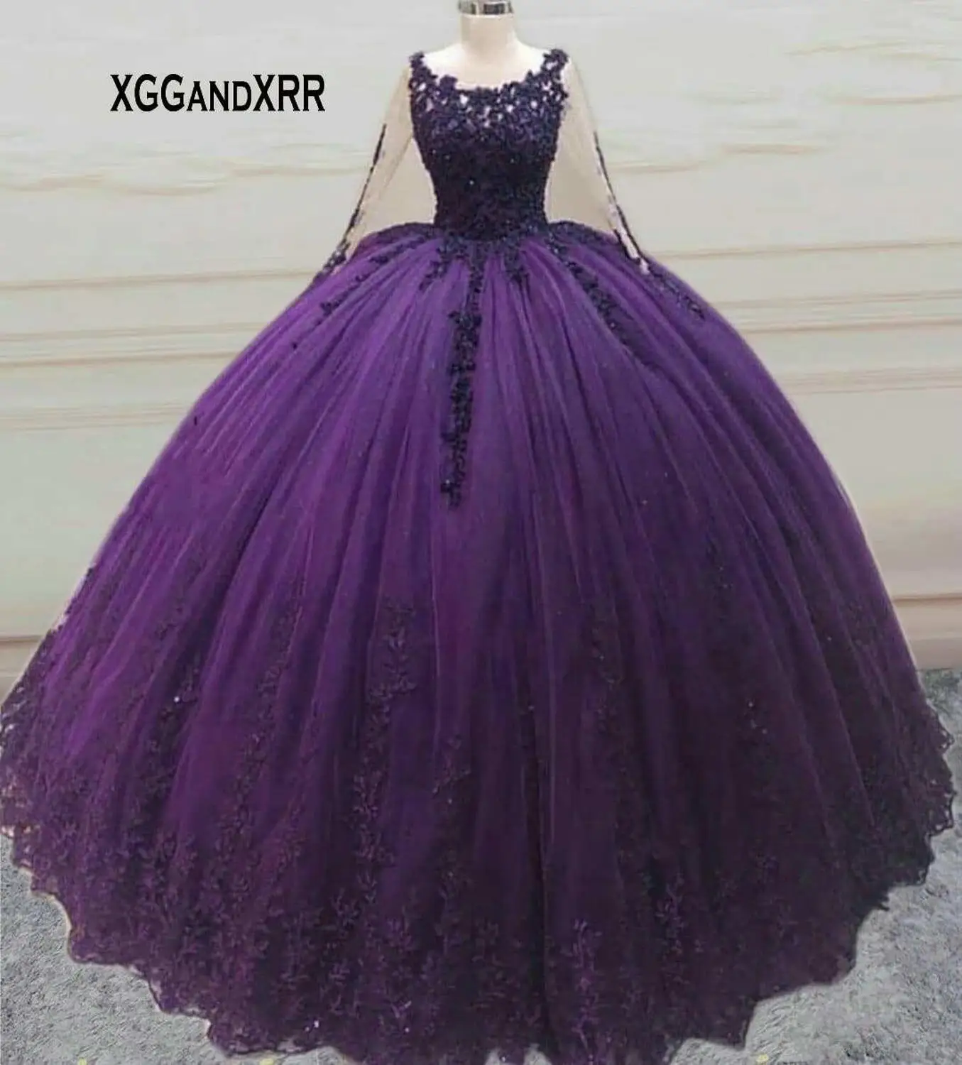 

Long Sleeves Purple Ball Gown Quinceanera Dresses 2021 Sweet 15 16 Girls Birthday Party Gown Backless Lace Applique Pageant Gala