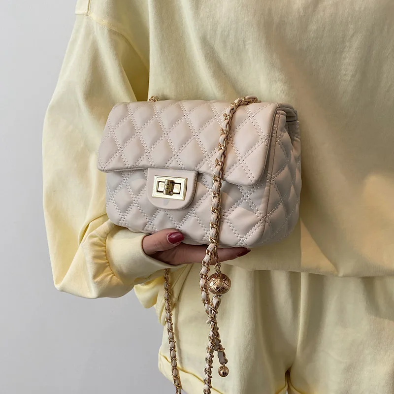 

2021 Fashion Pearl Design Beading Chain Crossbody Bags PU Leather Women's Luxury Small Shoulder Bag Small Flap Handbags Purses