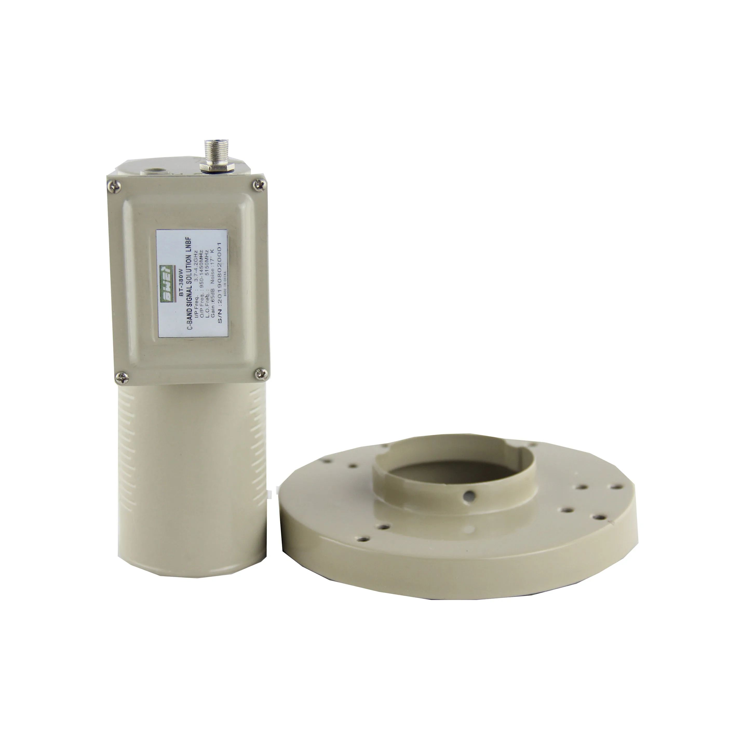 Для защиты от помех с высоким коэффициентом усиления одинарный выход Eurostar C Band