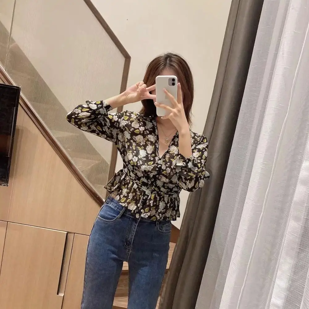 

New Women Shirts Floral Printed Long Sleeves V-neckline Chiffon Shirt Vintage Women Shirts High Street casual fashion Tops