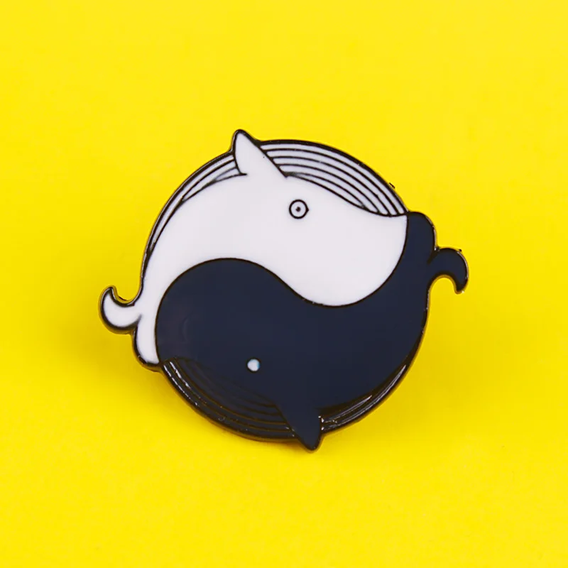 Черно-белые значки для рыбы на одежде в японском стиле эмалированные аниме