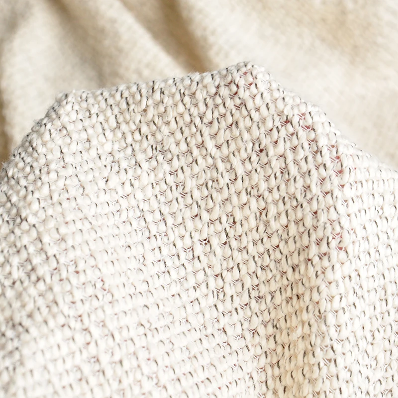 Бесплатная доставка молочно белая ткань с блестящей линией тканевая для свитера