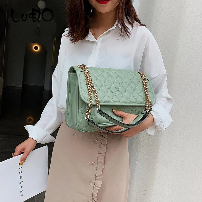 Женская сумка через плечо LUCDO роскошная вместительная на в клетку со стразами