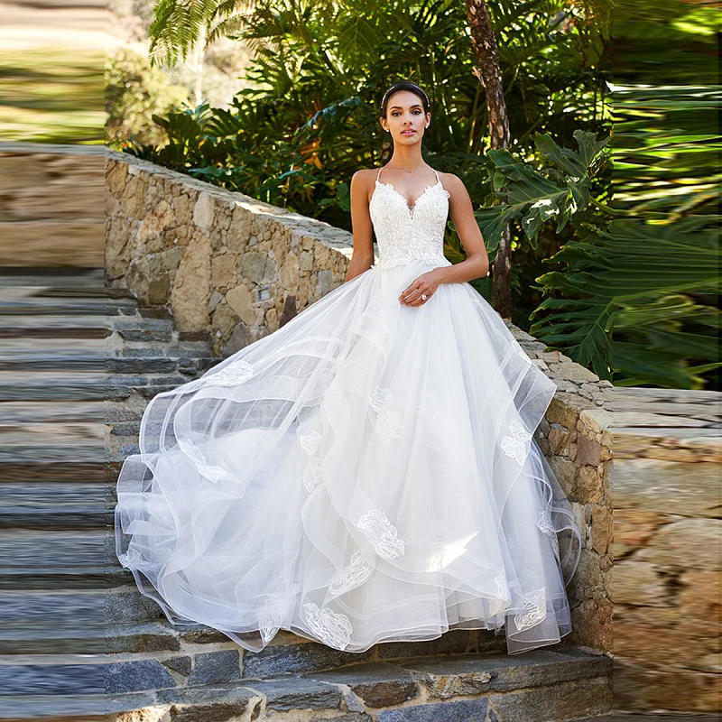 

Latest Charming On Sale Lace Back Out Bride Wedding Dresses Plunge V Neckline with Straps Bridal Gowns Tiered Ruffle Skirt