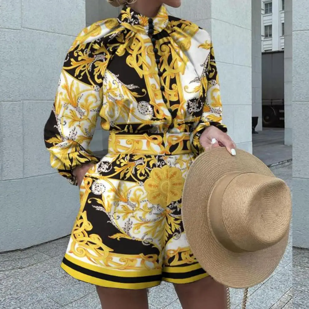 

Turtleneck Women Vintage Pattern Print Turtleneck Shirt Shorts for Party