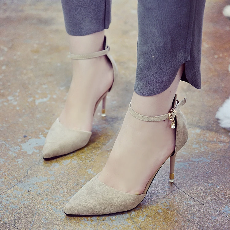 

Новые корейские модные Универсальные удобные туфли на высоком каблуке черные пикантные туфли на шпильке трендовые удобные туфли на высоко...