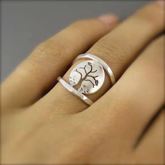 

Fashion lady silver New Ring Tree of Life Ring Simple Fashion Ring Holiday Gift