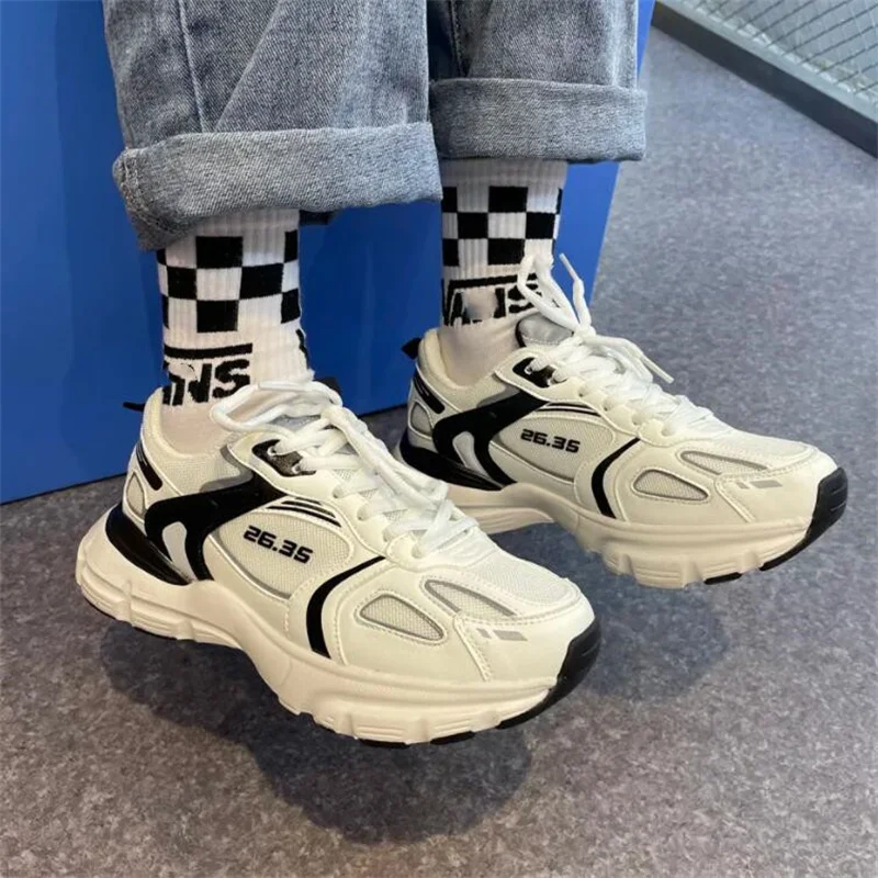 Женские кроссовки из ПУ кожи розовые на плоской вулканизированной подошве