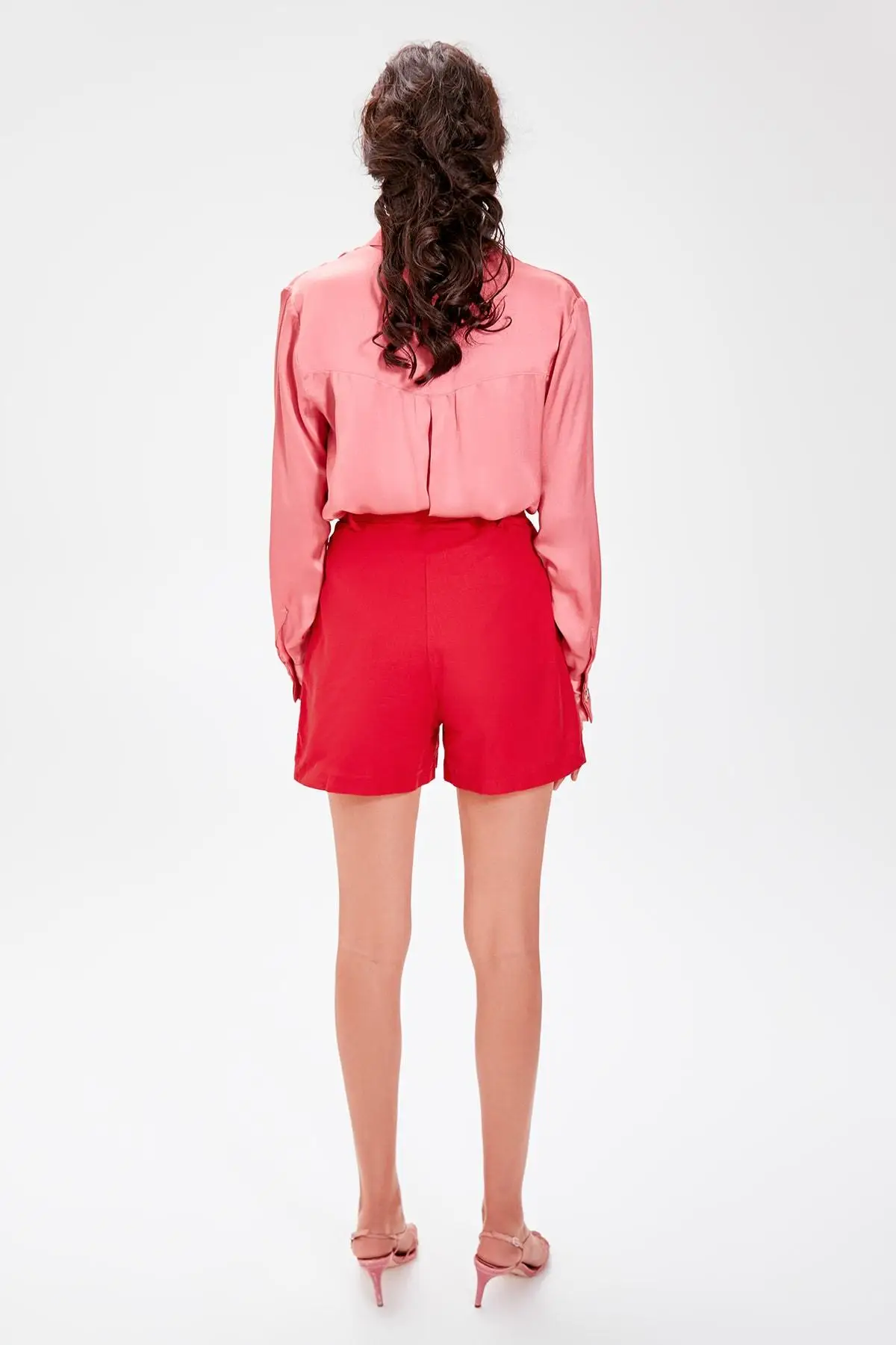 Trendyol красные базовые шорты TWOAW20SR0007