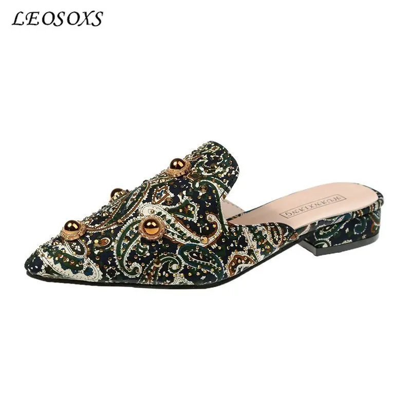 

Женские слипоны на низком каблуке, мягкие туфли без застежки, с заклепками, пикантная модель, весна