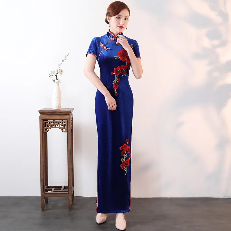 

Women Embroidery Applique Velour Short Sleeve Cheongsam Female Party Dress Elegant Ladies Vintage Qipao Oversize 5XL